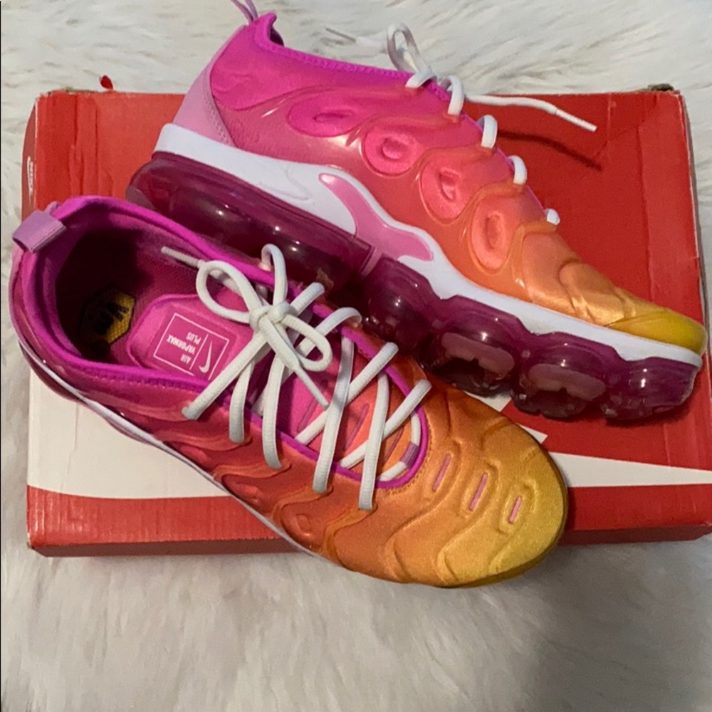 Women Air Vapor Max Plus size 9.5